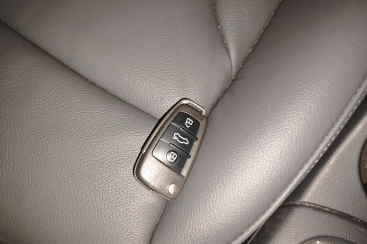 Audi Q3 2019 #9 Audi Q3 2019 car image #9