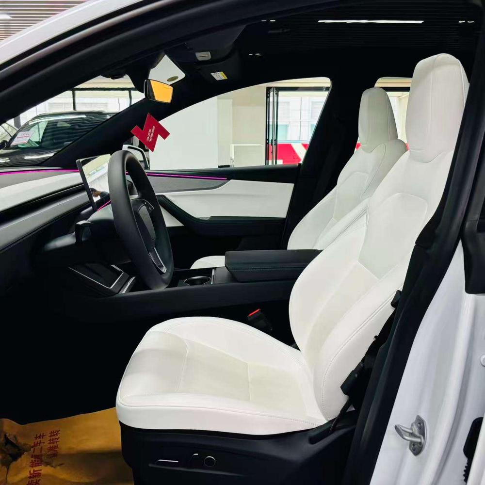 Tesla Model Y 2026 #9 Tesla Model Y 2026 car image #9