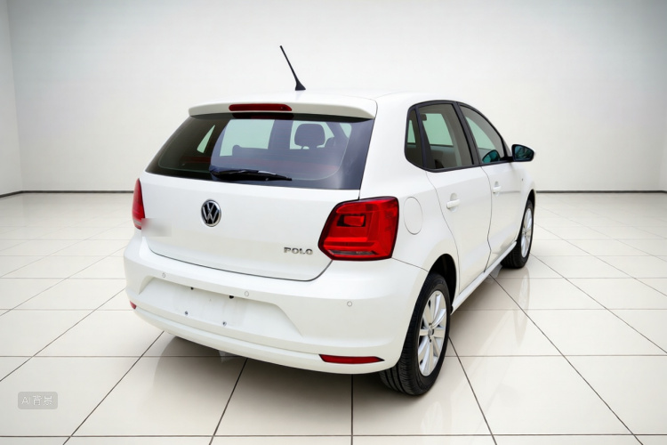 Volkswagen Polo 2015 car image #7