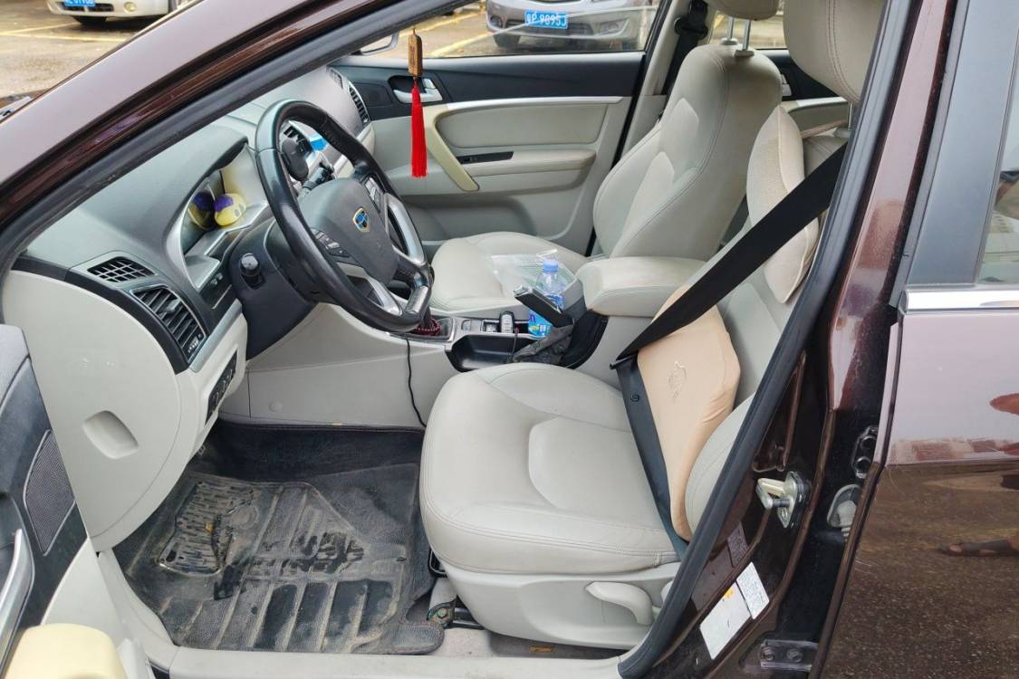 GEELY Emgrand 2015 car image #25