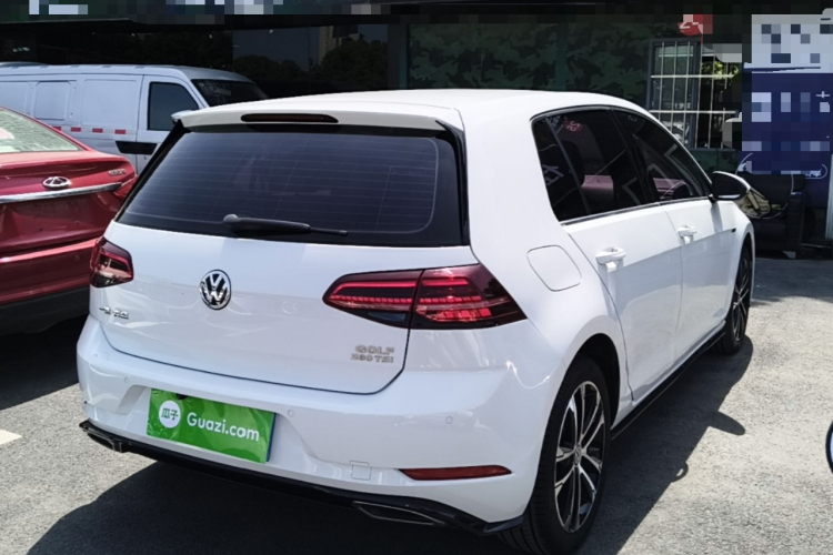 Volkswagen Golf 2018 car image #7