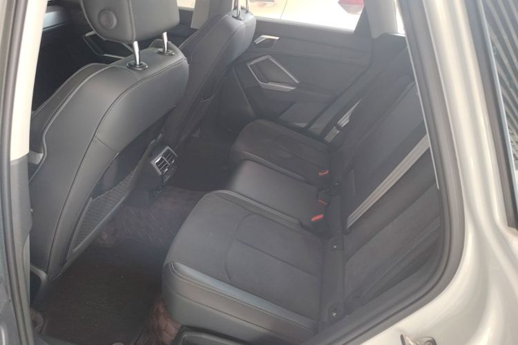 Audi Q3 2022 car image #17