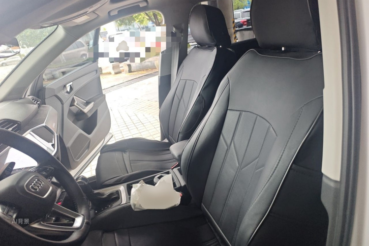 Audi Q3 2020 car image #17