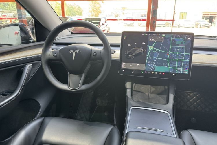Tesla Model Y 2021 immagine di auto #11