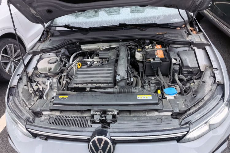Volkswagen Golf 2021 car image #18