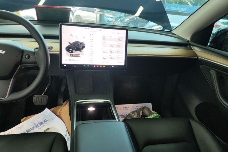 Tesla Model Y 2023 #13 Tesla Model Y 2023 car image #13
