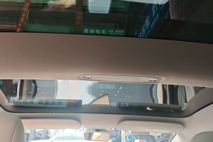 Tesla Model 3 2023 car image #18