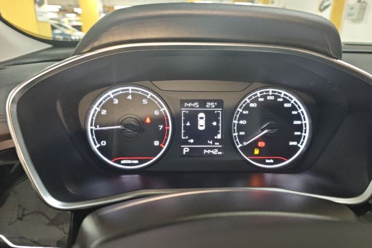 GEELY Coolray 2025 car image #12