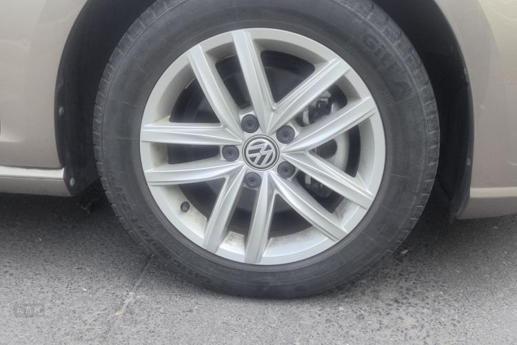 Volkswagen Golf 2019 car image #9