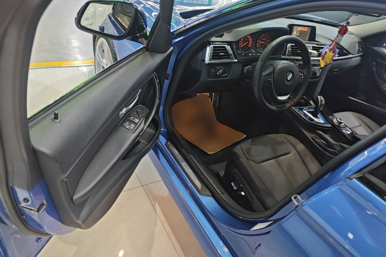 BMW 3 Series 2017 #16 BMW 3 Series 2017 car image #16