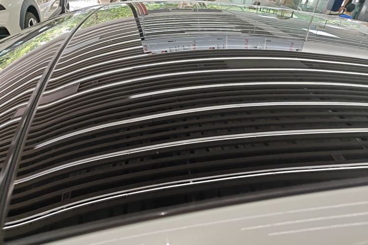 Volkswagen Golf 2023 car image #25
