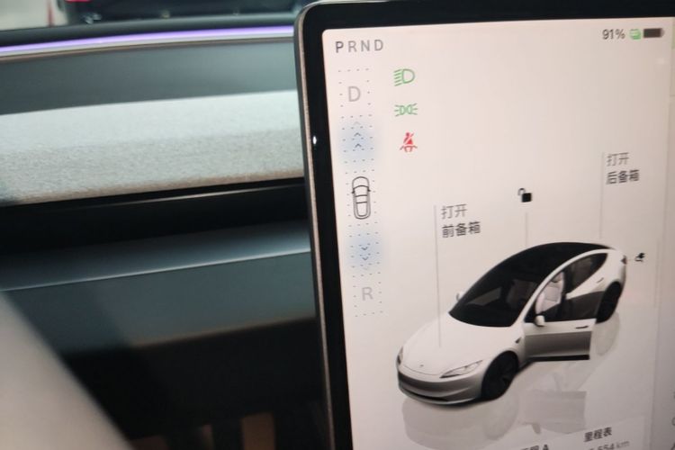 Tesla Model 3 2024 car image #14