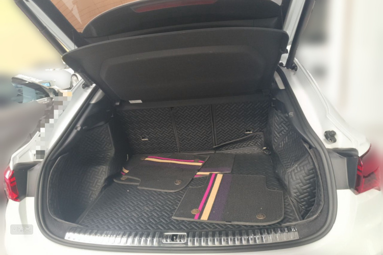 Audi Q3 2022 car image #21
