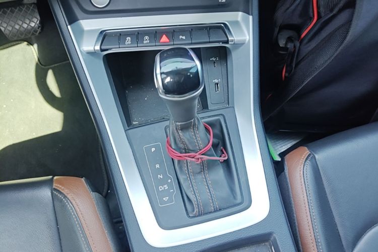 Audi Q3 2019 #14 Audi Q3 2019 car image #14