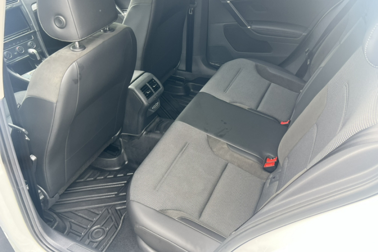 Volkswagen Golf 2019 #11 Volkswagen Golf 2019 car image #11