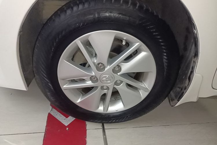 Toyota Corolla 2015 car image #9