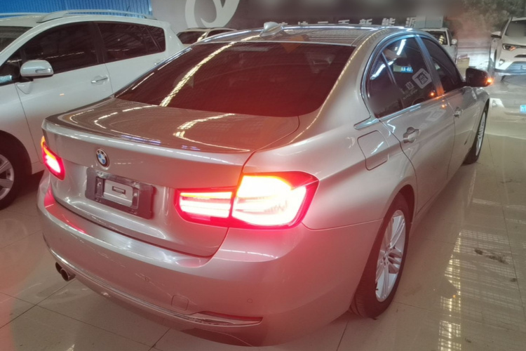 BMW 3 Series 2017 #7 BMW 3 Series 2017 car image #7