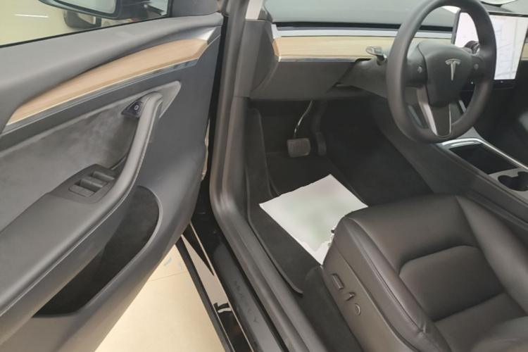 Tesla Model Y 2021 #16 Tesla Model Y 2021 car image #16