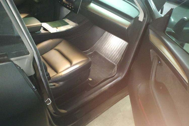 Tesla Model Y 2022 car image #27
