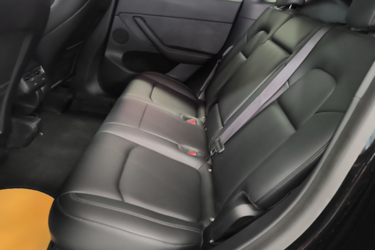 Tesla Model Y 2022 car image #13