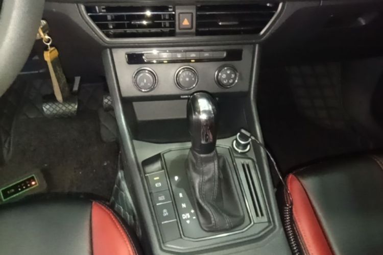 Volkswagen Lavida 2019 car image #14