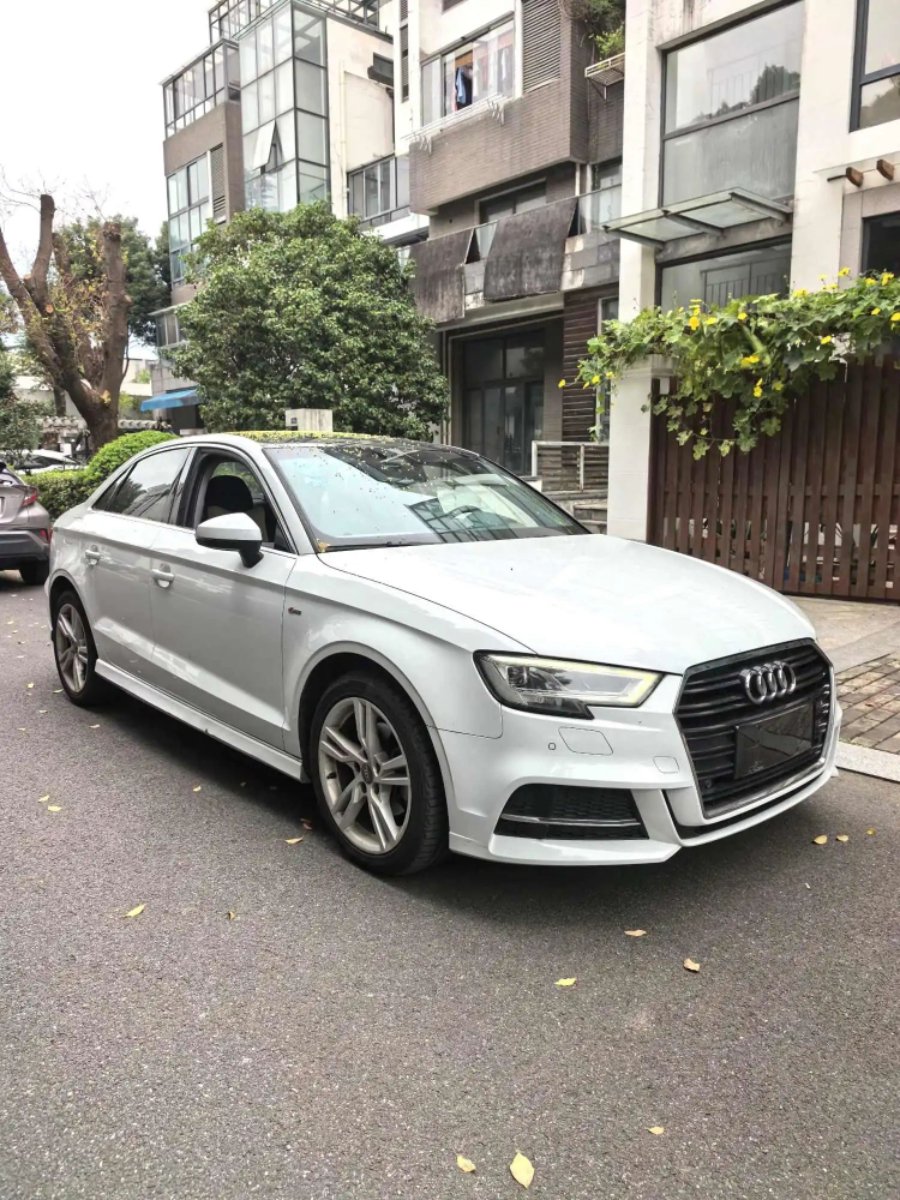 Audi A3 2019 صورة سيارة #3