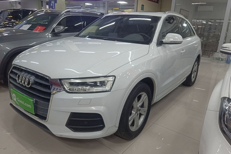 Audi Q3 2019 car image #2