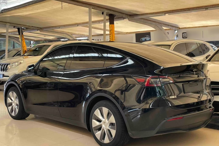 Tesla Model Y 2022 #7 Tesla Model Y 2022 car image #7