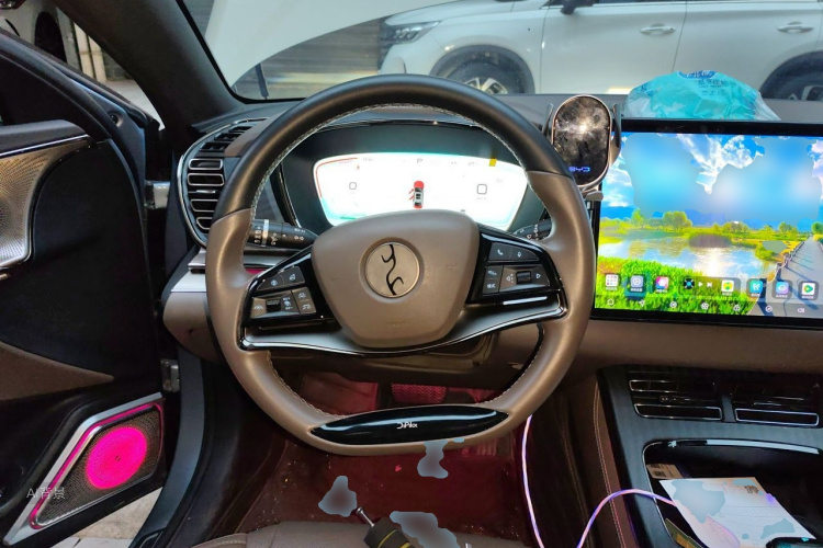 BYD Han 2023 car image #12