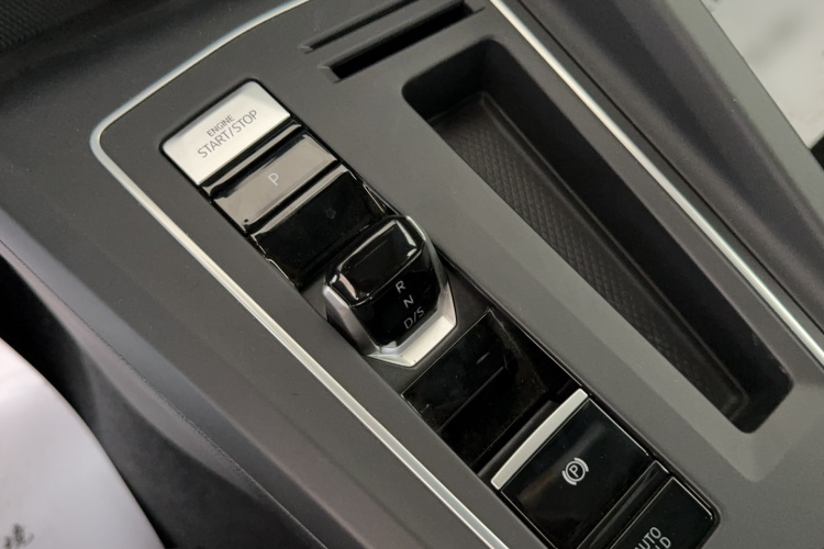 Volkswagen Golf 2026 car image #15