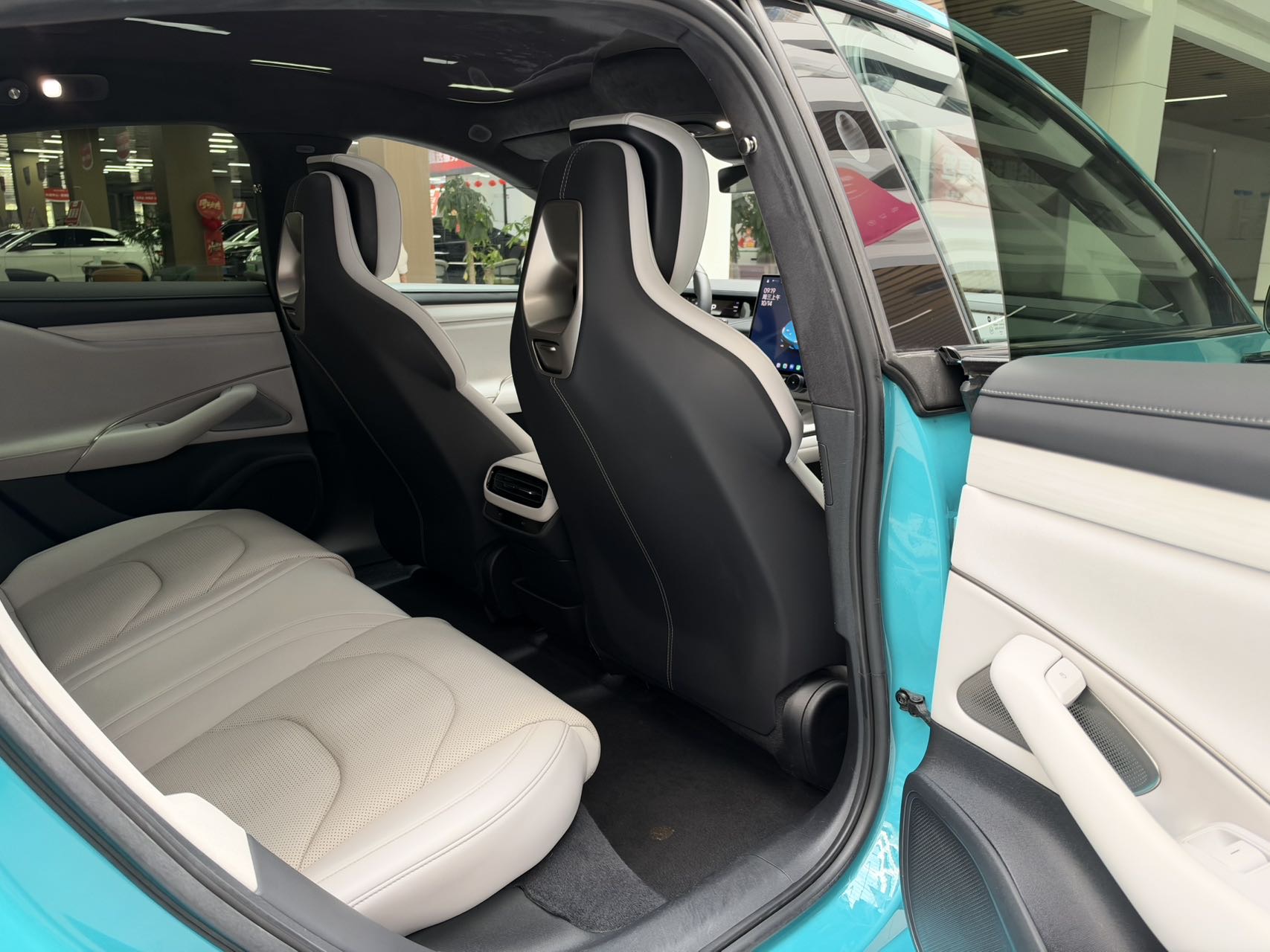 2024 #21 2024 immagine di auto #21