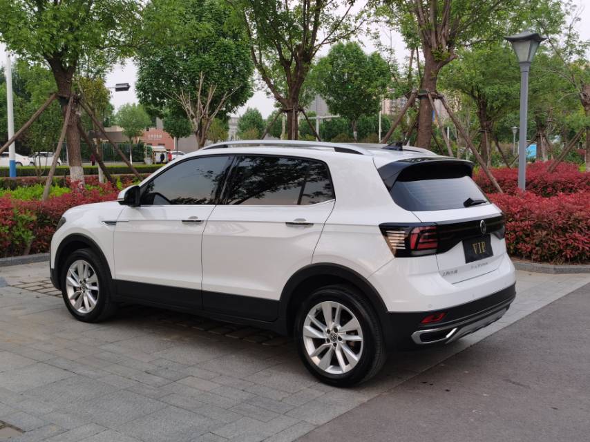 Volkswagen T-Cross 2023 car image #12