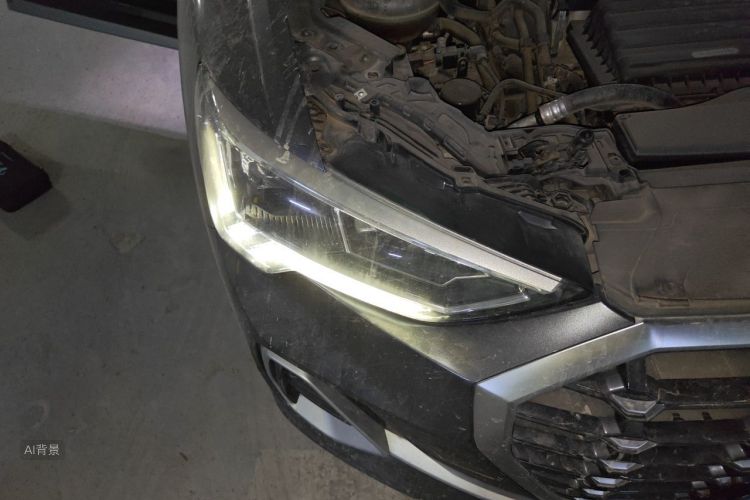 Audi Q3 2020 car image #8