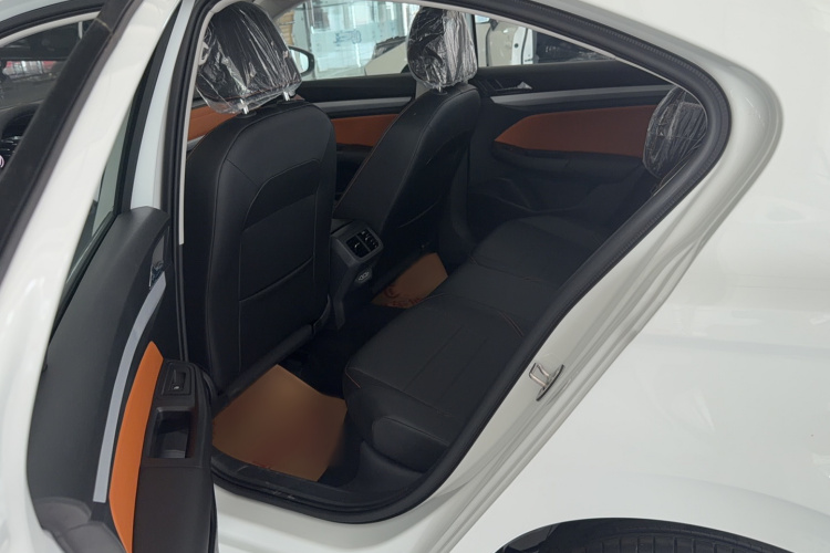 Volkswagen Bora 2026 car image #9