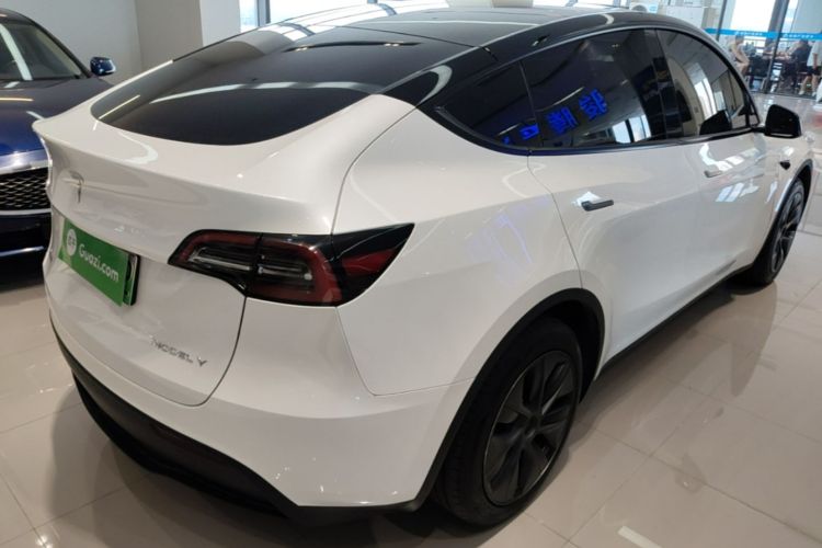 Tesla Model Y 2024 #7 Tesla Model Y 2024 immagine di auto #7