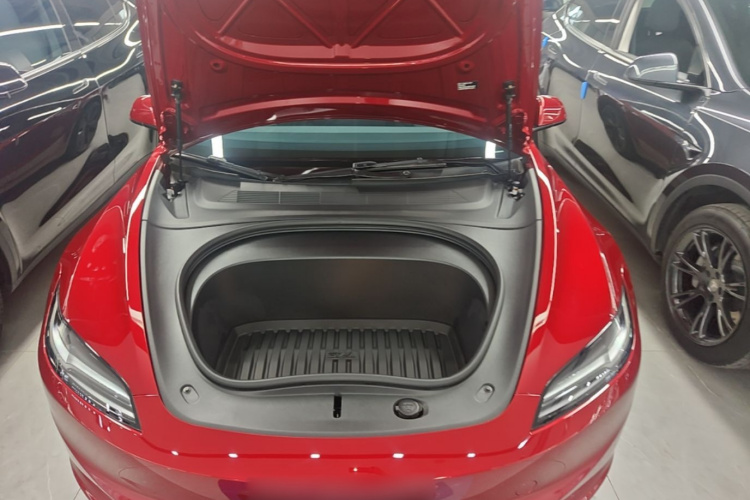 Tesla Model 3 2024 car image #20
