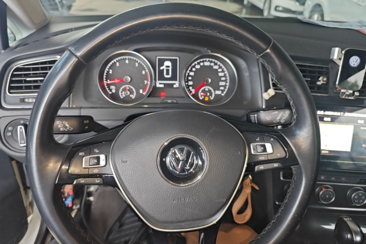 Volkswagen Golf 2020 #11 Volkswagen Golf 2020 car image #11