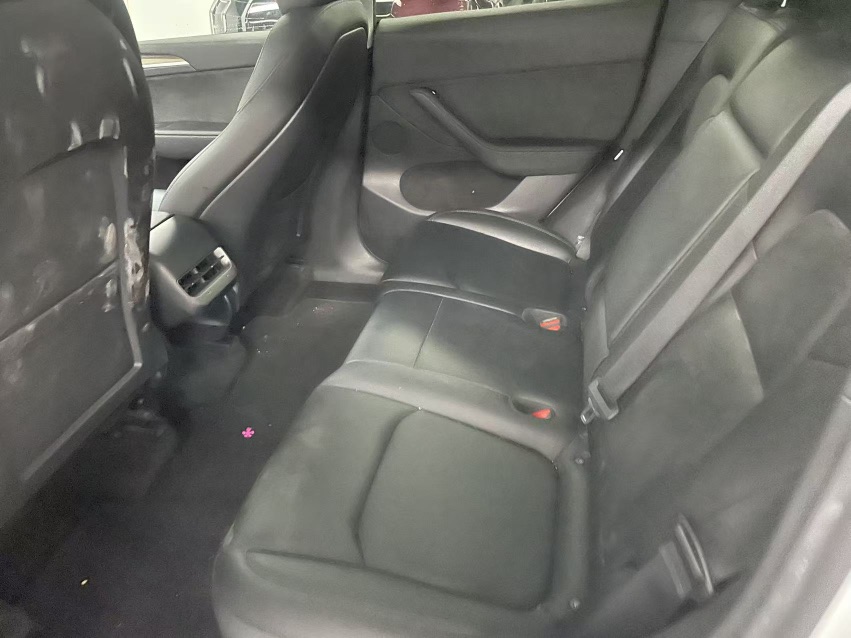 Tesla Model Y 2023 car image #5