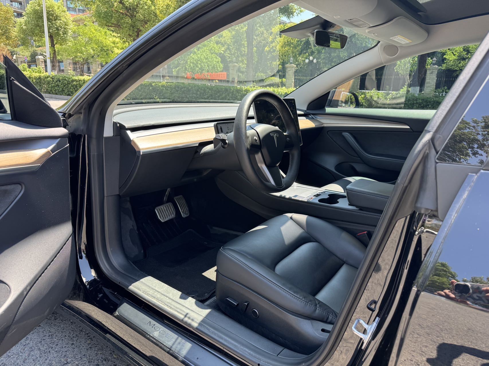 Tesla Model 3 2023 car image #5