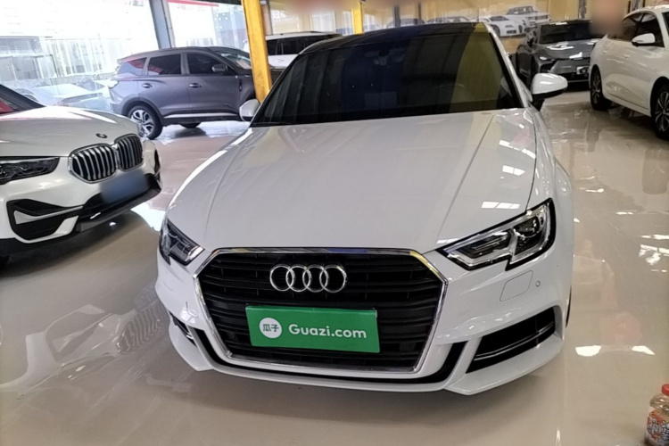 Audi A3 2018 immagine di auto #3