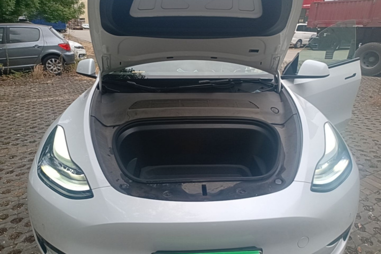 Tesla Model Y 2023 #20 Tesla Model Y 2023 car image #20