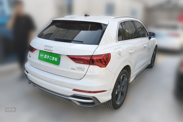 Audi Q3 2019 car image #7