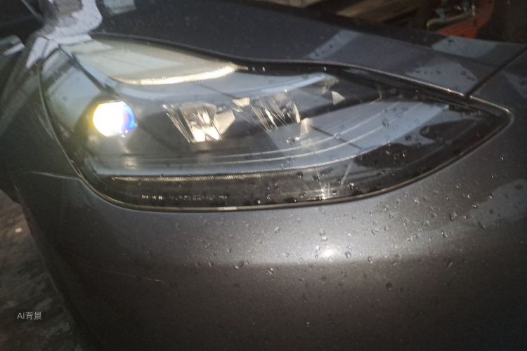 Tesla Model Y 2023 car image #8
