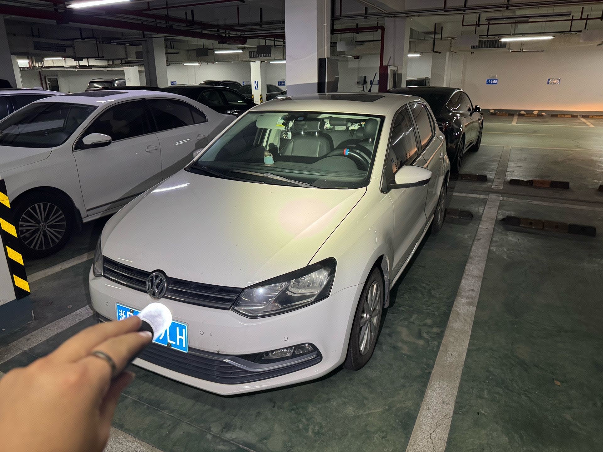 Volkswagen Polo 2015 car image 