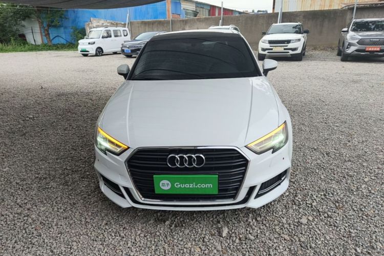 Audi A3 2019 immagine di auto #3