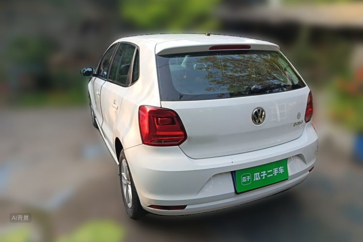 Volkswagen Polo 2015 car image #5