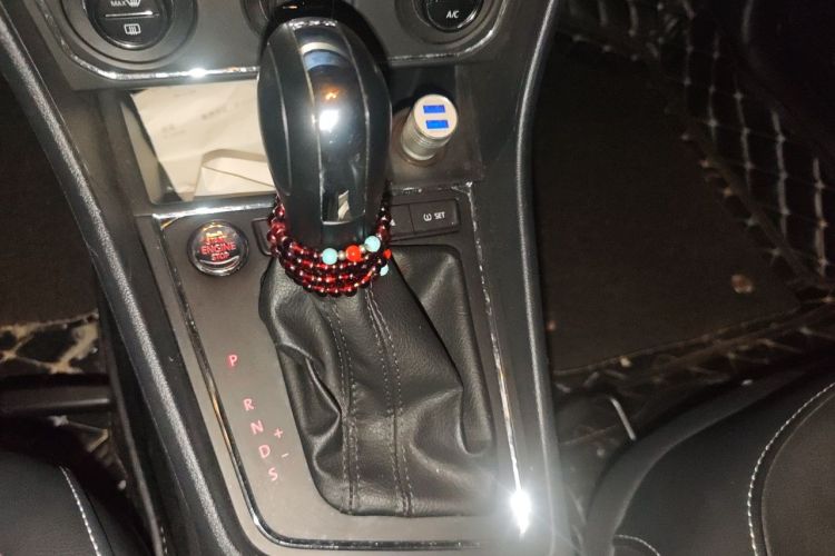 Volkswagen Lavida 2017 car image #14