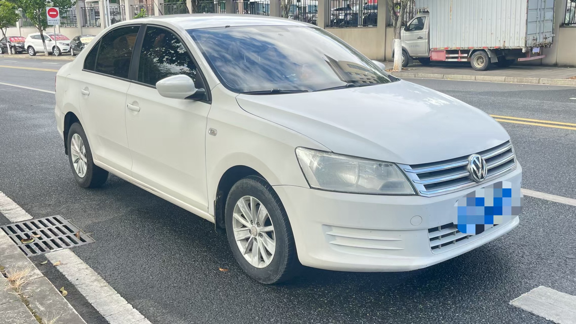 Volkswagen Santana 2016 car image #3