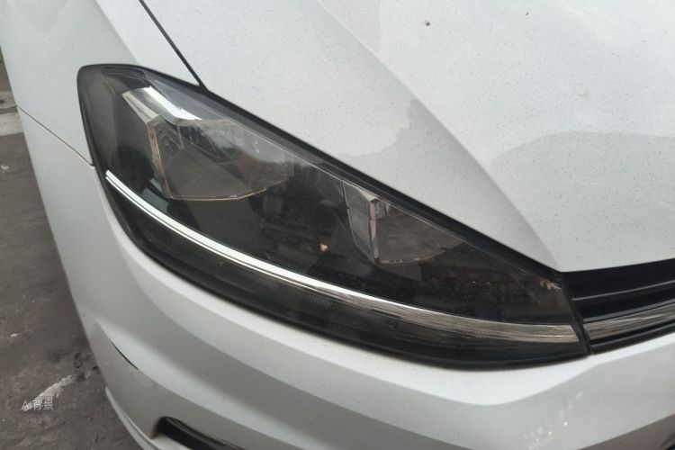 Volkswagen Golf 2019 car image #8