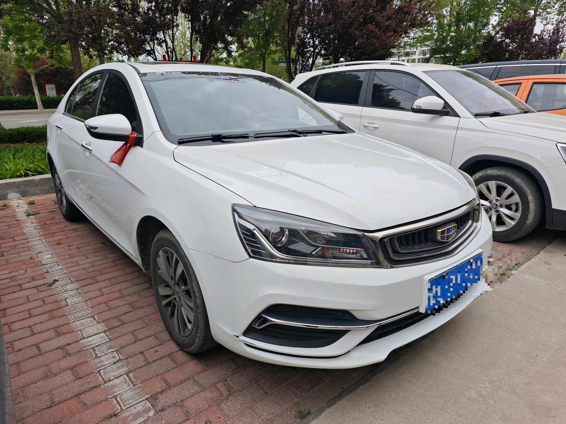 GEELY Emgrand 2019 imagen de coche #3